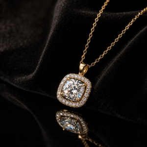 Royal Essence Pendant